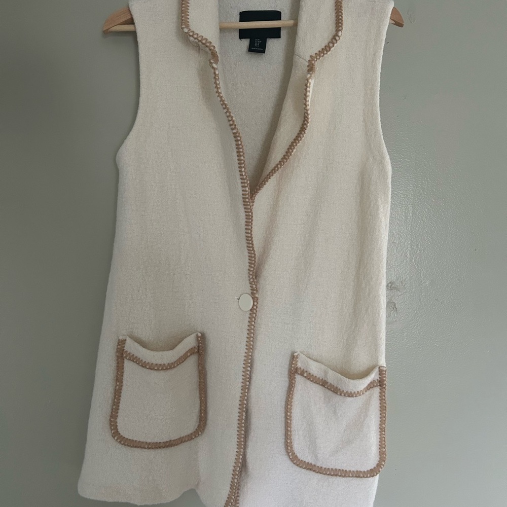 Cream Sleeveless Vest with Contrast Trim